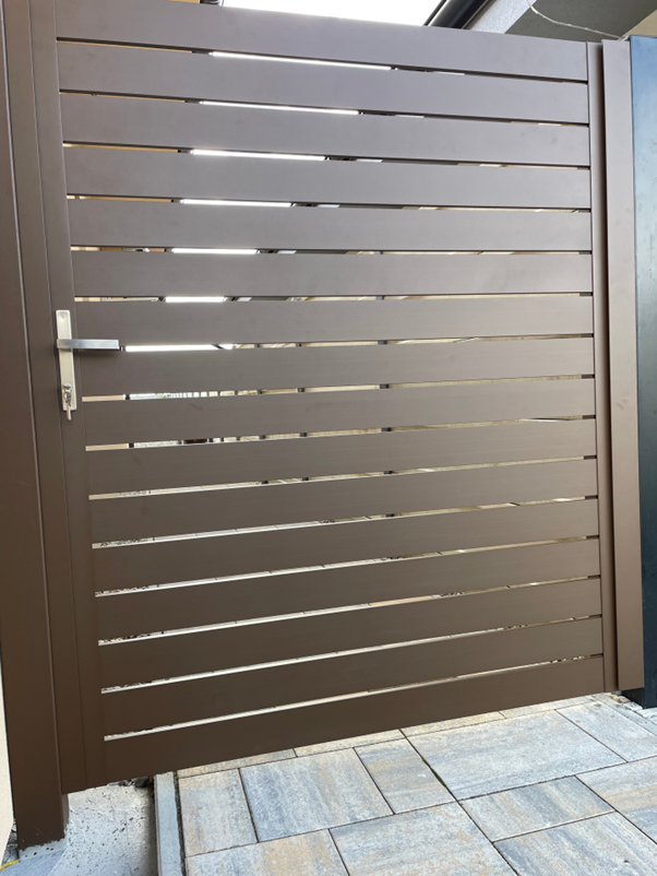 Hliníková moderná bránička v Nových Zámkoch